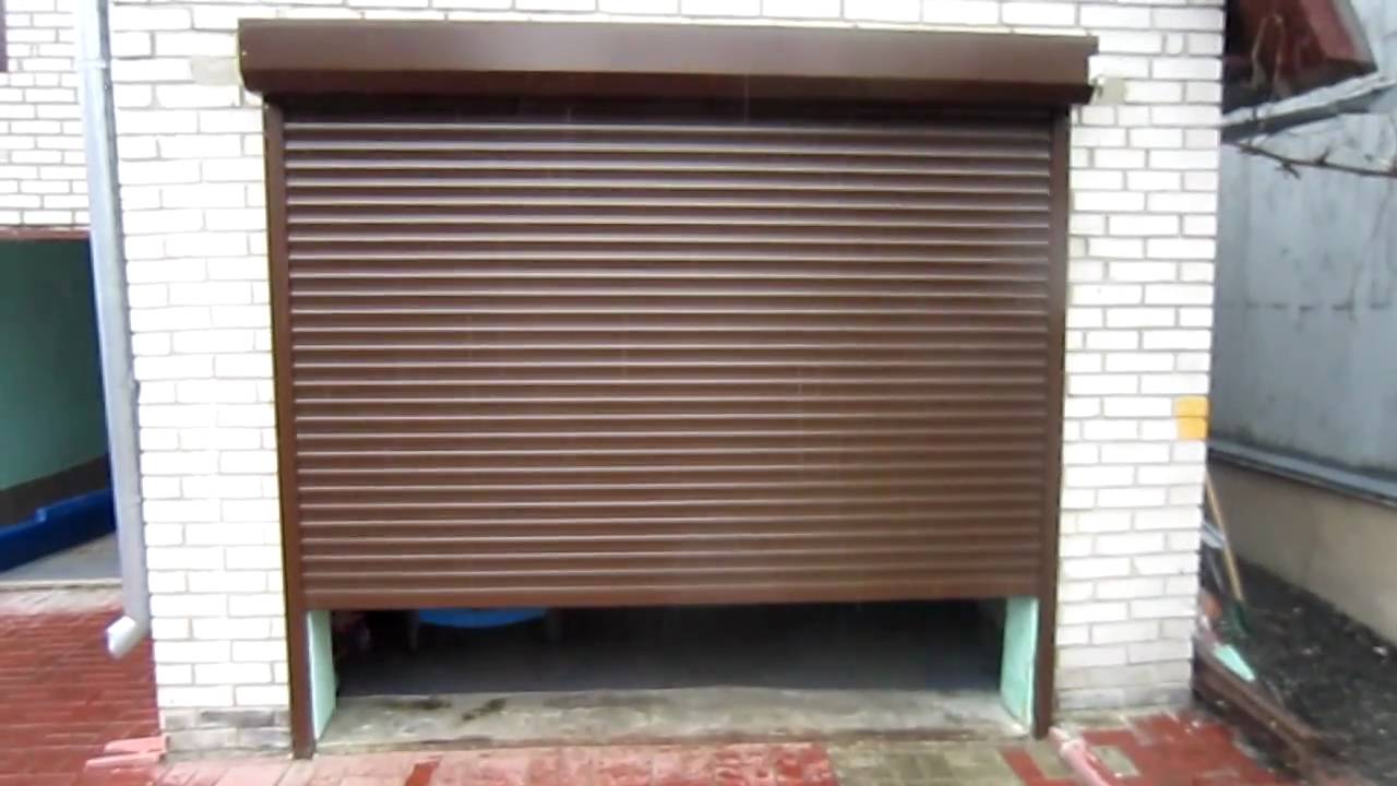 Роллетные ворота в гараж как альтернатива секционным