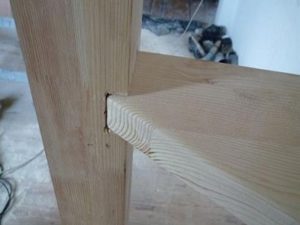 Отделываем деревянную лестницу виниловой плиткой